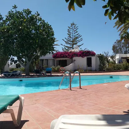 Bungalow 2-4 With Jacuzzi Apartment