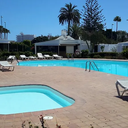 Bungalow 2-4 With Jacuzzi Apartment *
