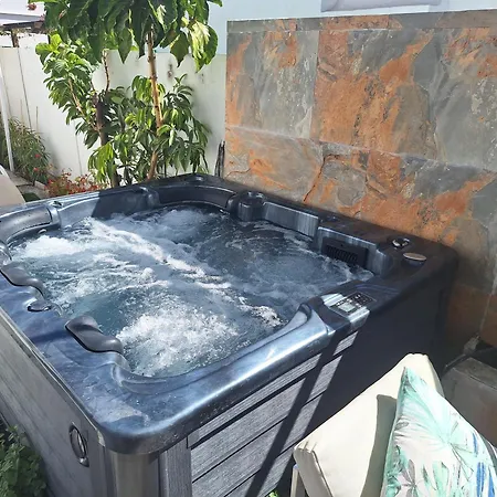 Bungalow 2-4 With Jacuzzi * Playa del Inglés